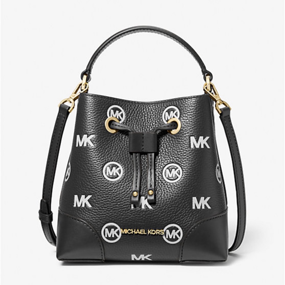 MICHAEL KORS
Mercer Small Logo Embossed Leather Bucket Bag
COLOR BLACK
NWT - Picture 4 of 16